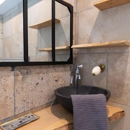 Agreable Maison De Village Proche D'avignon-clim